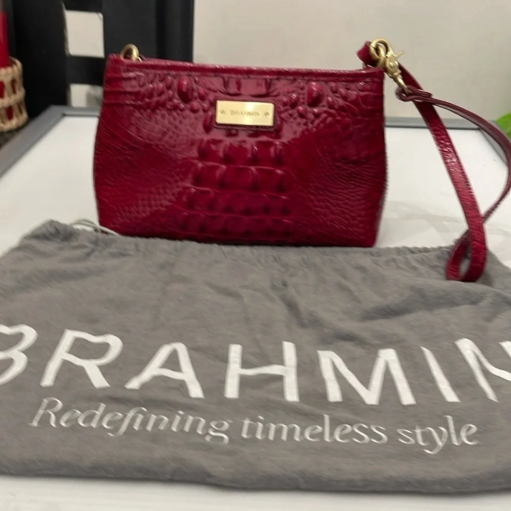 BRAHMIN LEATHER ANY TIME SHOULDER & WRISTLET WOMENS SIZE M - Picture 16 of 16